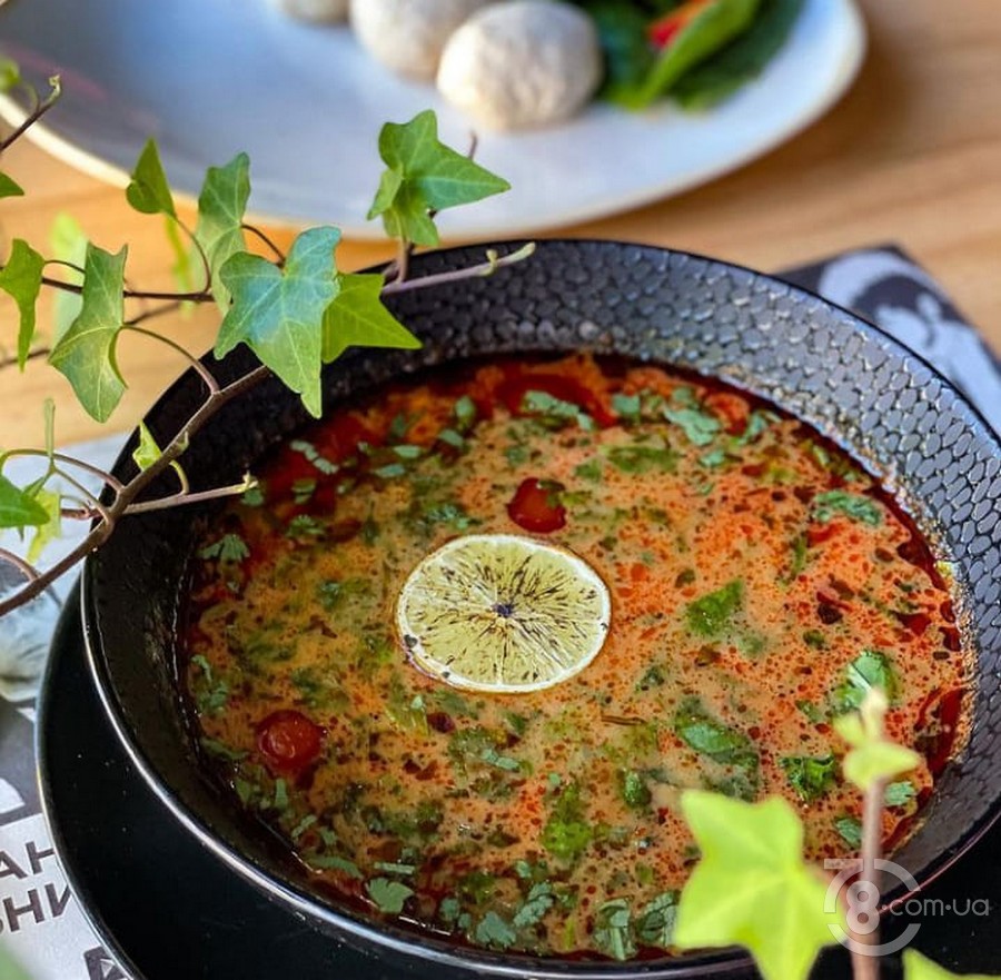 «Том Ям» пікантний тайський суп із куркою!