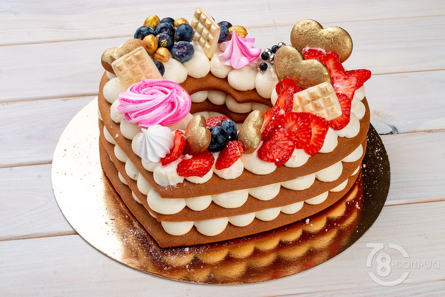 Торт-Валентинка — солодке зізнання у коханні!